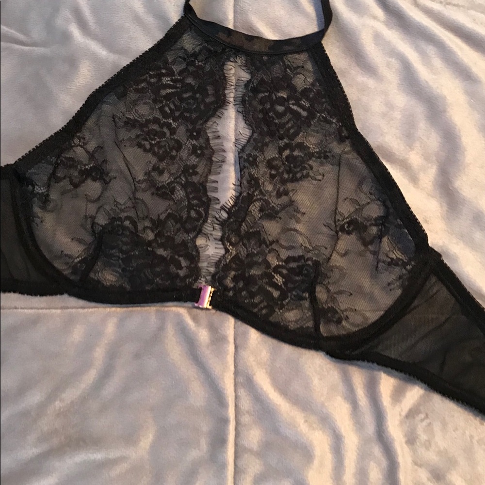 Halter Bra - Picture 2 of 4